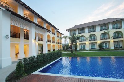 The length of the pool at midday